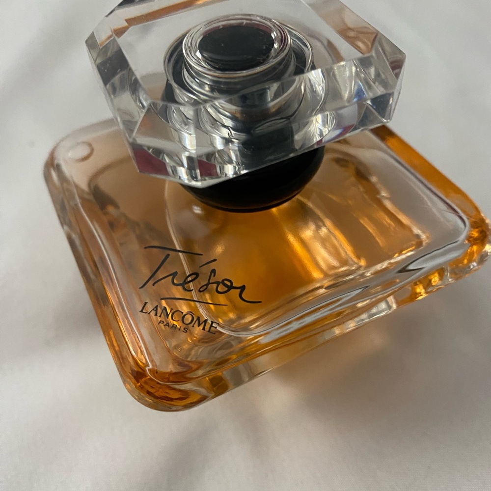 Lancôme Trésor Eau de Parfum 
1.7oz